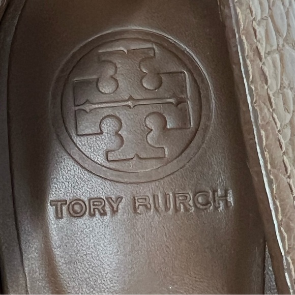 Tory Burch Tan Leather Flats with Gold Accent - Picture 7 of 9
